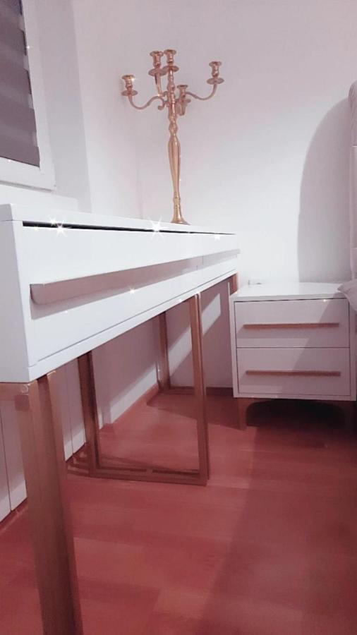 Luxury Apartment Iva II Szkopje Kültér fotó
